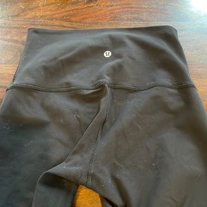 Lululemon wunder under capris size 6